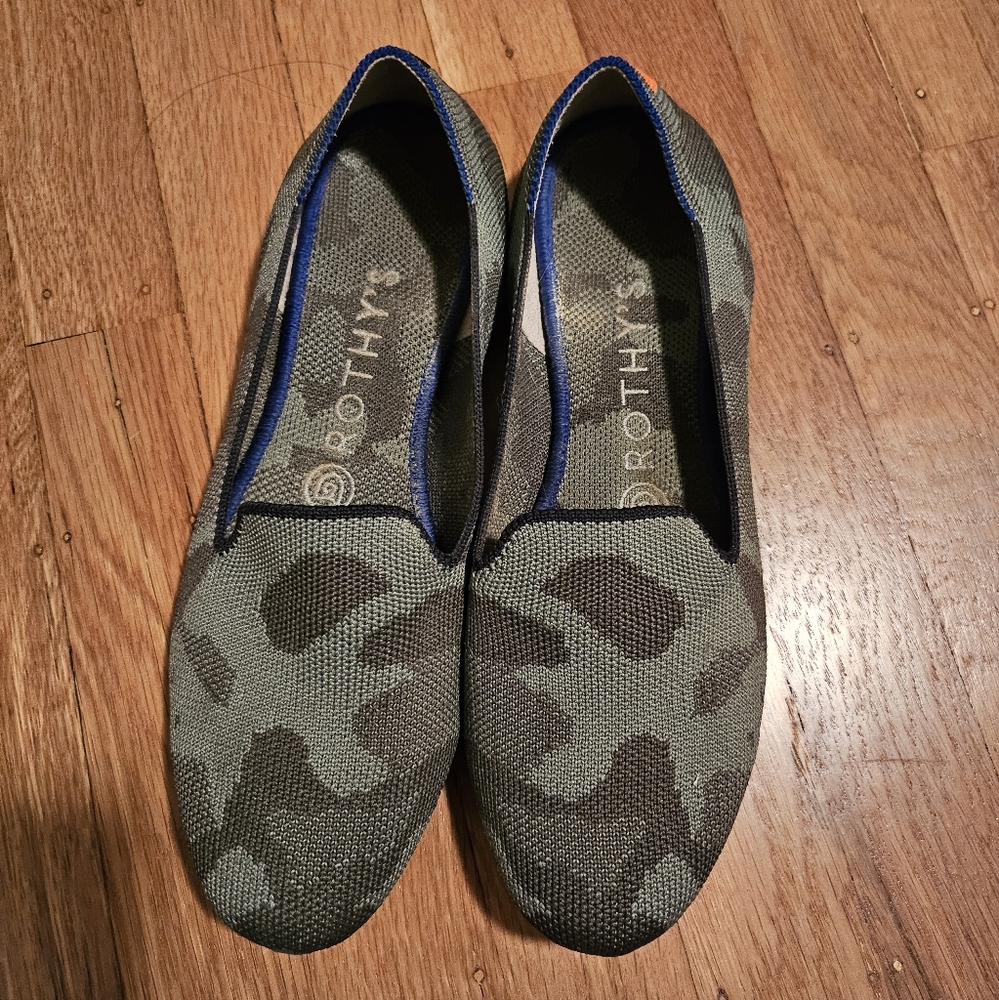 Rothys Loafer in Olive Camo